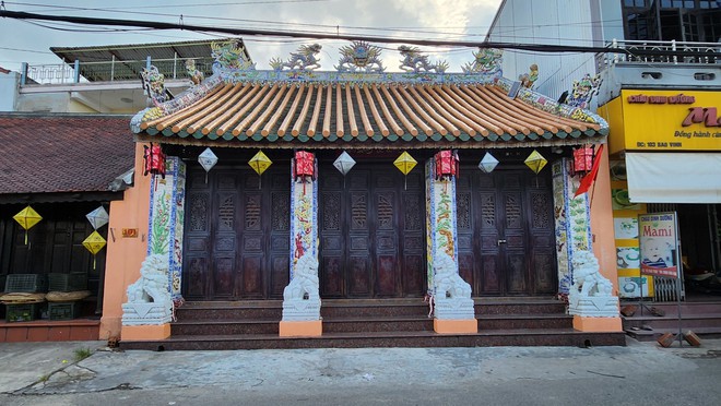 Khu phố cổ Bao Vinh nổi tiếng ven sông Hương nguy cơ biến mất - Ảnh 4.