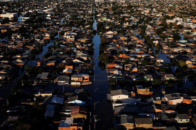 Cận cảnh thiệt hại thảm khốc do lũ lụt lịch sử ở Brazil - Ảnh 4.