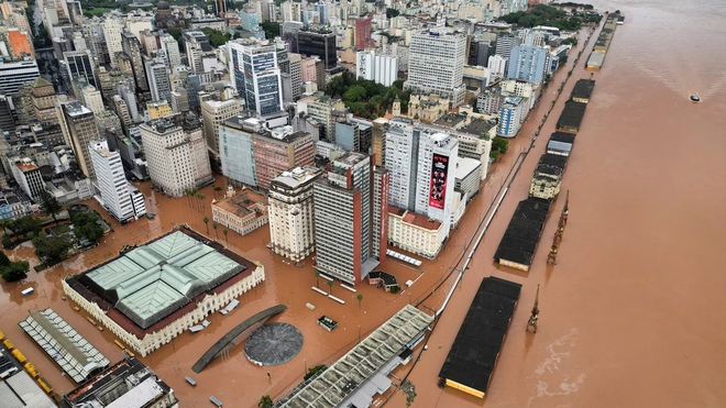 Cận cảnh thiệt hại thảm khốc do lũ lụt lịch sử ở Brazil - Ảnh 10.