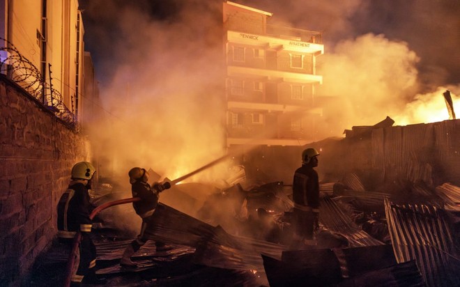 Cháy nhà trọ 14 người chết ở Trung Kính: Cách phòng ngừa ngạt khói khi có hỏa hoạn - Ảnh 1.