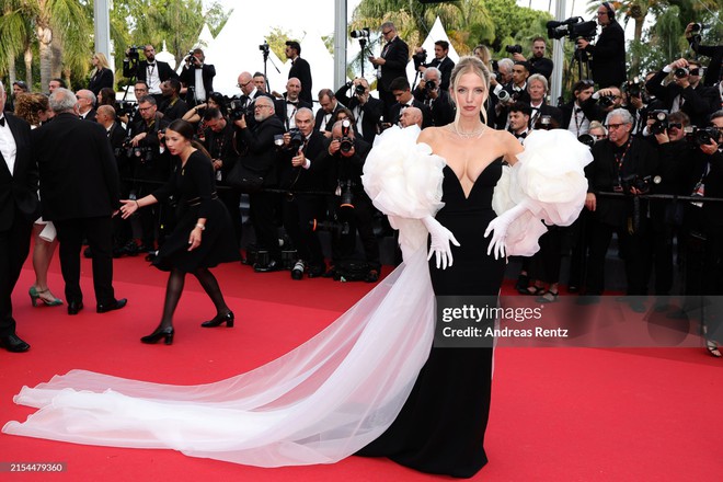Thảm đỏ Cannes ngày 11: Bình An - Phương Nga lần đầu đổ bộ, đỉnh nhất là siêu mẫu Coco Rocha và Á hậu Hoàn vũ! - Ảnh 20.