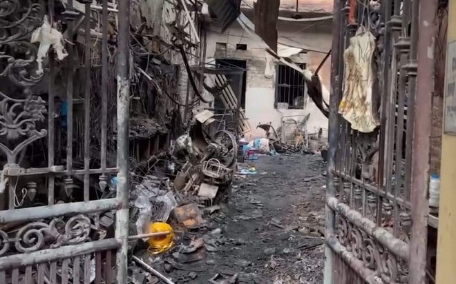 Vụ cháy nhà trọ 14 người tử vong: 7 người trong gia đình Phó Chủ tịch Hội LHPN phường gặp nạn - Ảnh 1.