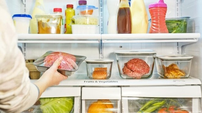 4 thói quen bảo quản đồ ăn trong tủ lạnh rước bệnh vào người - Ảnh 1.