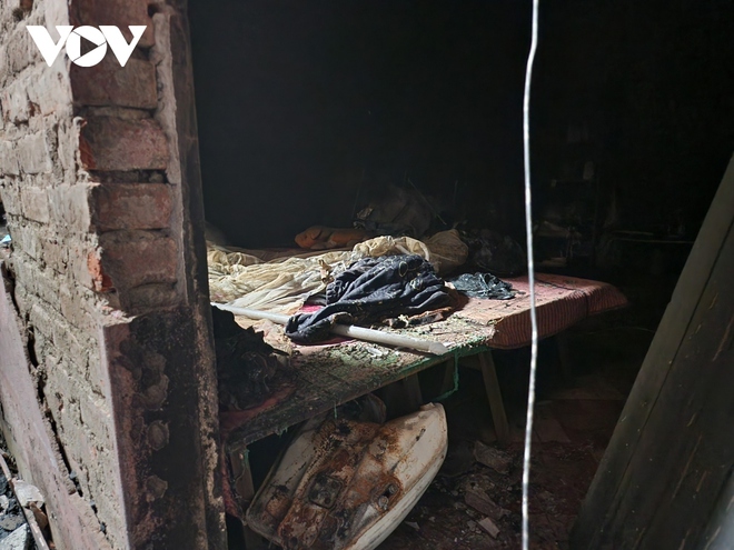 Hình ảnh tang thương bên trong ngôi nhà trọ bị cháy ở Trung Kính, Hà Nội - Ảnh 8.