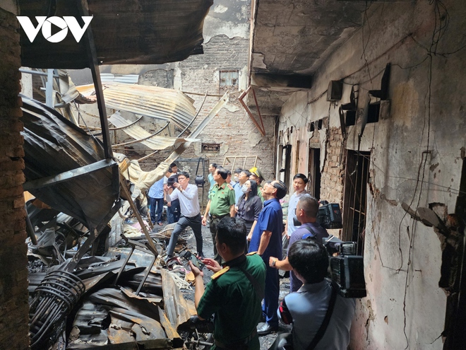 Hình ảnh tang thương bên trong ngôi nhà trọ bị cháy ở Trung Kính, Hà Nội - Ảnh 6.