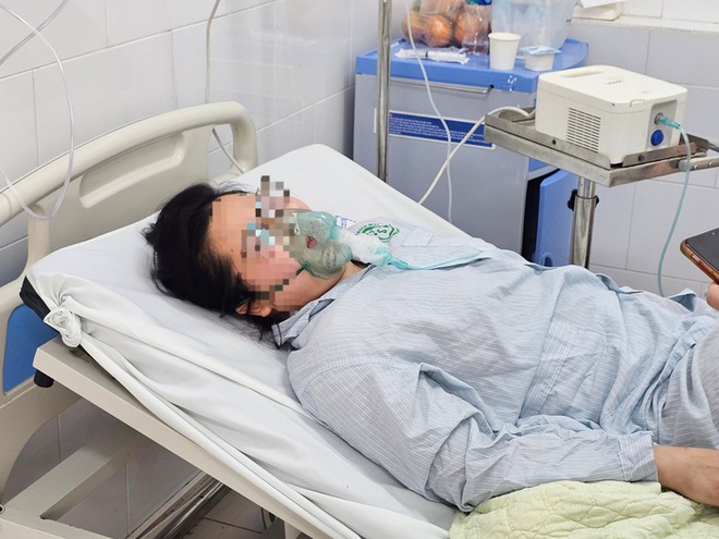 Sức khỏe các nạn nhân vụ cháy nhà trọ ở Hà Nội: Cụ bà 85 tuổi suy hô hấp nặng, phải thở máy - Ảnh 2.