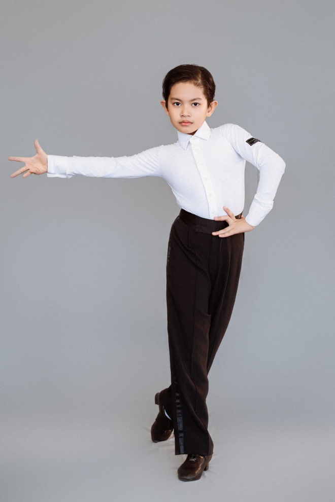 Sao nhí dancesport mới 9 tuổi đã khiến Phan Hiển chỉ còn là cái tên - Ảnh 4.
