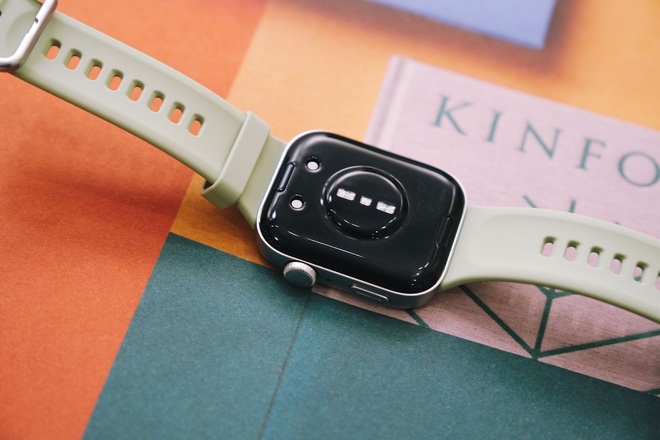 Soi mẫu đồng hồ trên tay Hoa hậu Thùy Tiên: Thiết kế nhìn như Apple Watch, giá chưa đến 3 triệu đồng! - Ảnh 6.