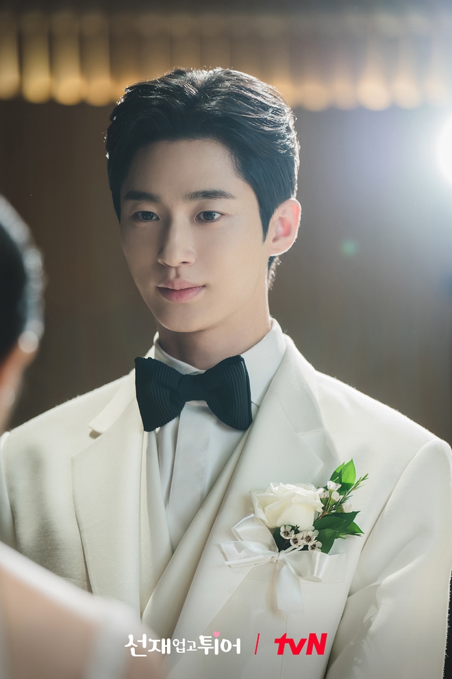 Ảnh cưới Byeon Woo Seok và Kim Hye Yoon hot nhất Hàn Quốc đêm nay, tình bể bình hậu trường đám cưới tập cuối Cõng Anh Mà Chạy - Ảnh 4.