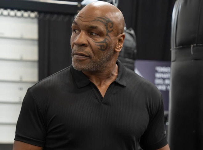 “Tay đấm thép” Mike Tyson gặp vấn đề sức khỏe, phải cấp cứu ngay trên máy bay - Ảnh 1.