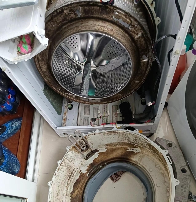 7 thói quen xấu khi sử dụng máy giặt cửa trước không những khiến quần áo không sạch mà còn làm hỏng máy - Ảnh 7.