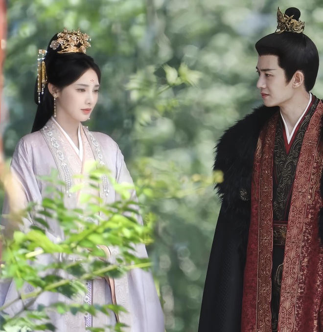 Đây là hoàng hậu đẹp nhất màn ảnh Hoa ngữ hiện tại, nhan sắc trời sinh để đóng cổ trang - Ảnh 2.
