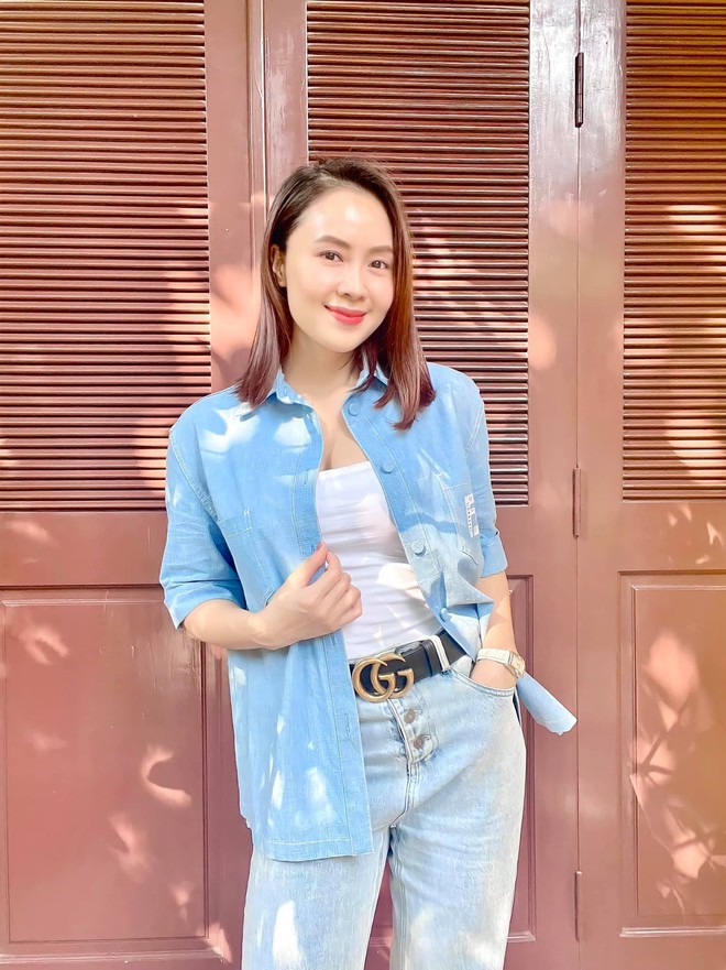 Phong cách diện quần jeans của Hồng Diễm ngày càng xuất sắc, phụ nữ trên 40 tuổi nên học hỏi - Ảnh 9.