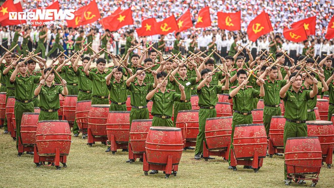Ngắm những bóng hồng tham gia diễu binh kỷ niệm Chiến thắng Điện Biên Phủ - Ảnh 2.