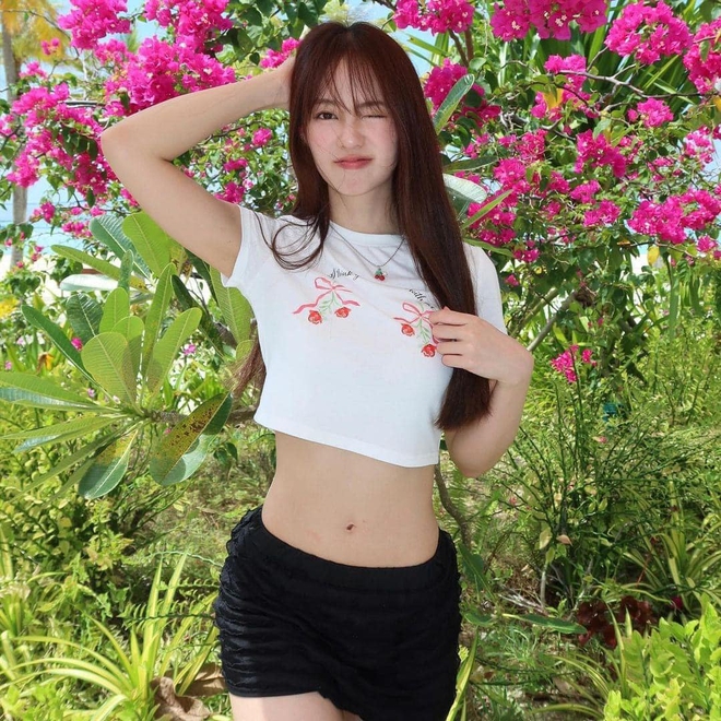 Cô gái được cho là nàng thơ mới của Sơn Tùng: Hot girl số 1 Thái Lan, visual xinh cỡ nào mà được gọi là búp bê Barbie Đông Nam Á? - Ảnh 6.
