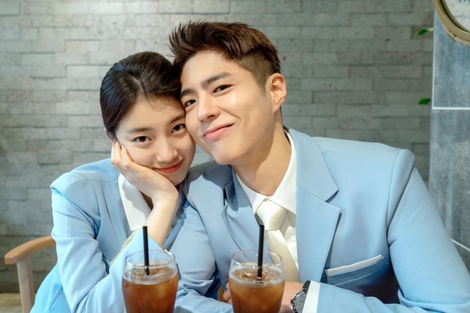 Park Bo Gum - Suzy diện đồ tông xuyệt tông, song ca cực ngọt ngào: Đẹp đôi khỏi bàn khiến fan chỉ muốn đẩy thuyền! - Ảnh 15.