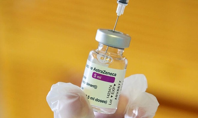 Từng tiêm vaccine COVID-19 AstraZeneca, có cần xét nghiệm tìm cục máu đông? - Ảnh 1.