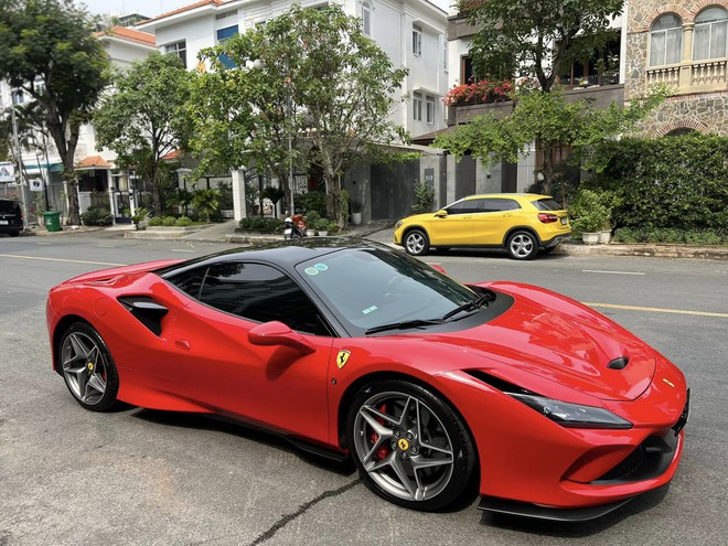 Cường Đô la hỏi mua Ferrari 12Cilindri sau vài giờ ra mắt, chốt deal chỉ trong một nốt nhạc, dân mạng đoán già đoán non chủ nhân thứ hai ở Việt Nam là một đại gia quen mặt - Ảnh 12.