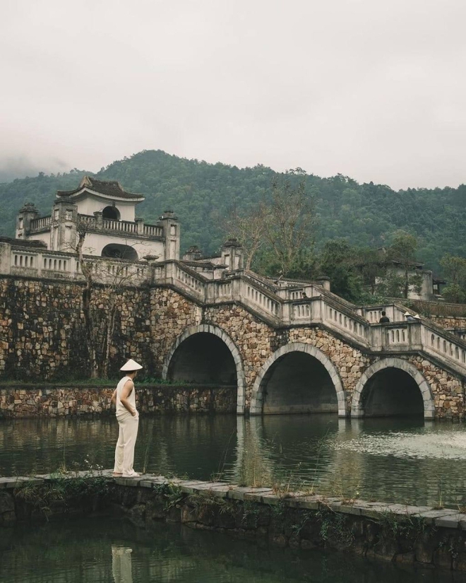 Du lịch Quảng Ninh đừng chỉ mải ngắm biển, còn một địa điểm “chữa lành mọi vết thương” hễ đến là không muốn về - Ảnh 1.