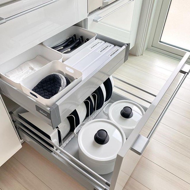 Căn bếp của 3 bà nội trợ Nhật Bản cực kỳ gọn gàng và có khả năng lưu trữ tuyệt vời - Ảnh 12.