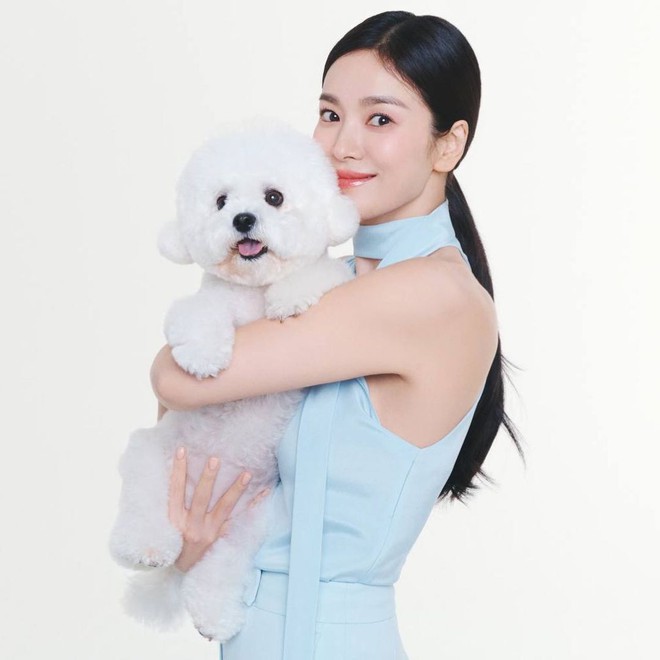Song Hye Kyo bất ngờ đưa con ruột đi chụp hình quảng cáo, nhìn là thấy cực cưng chiều - Ảnh 4.