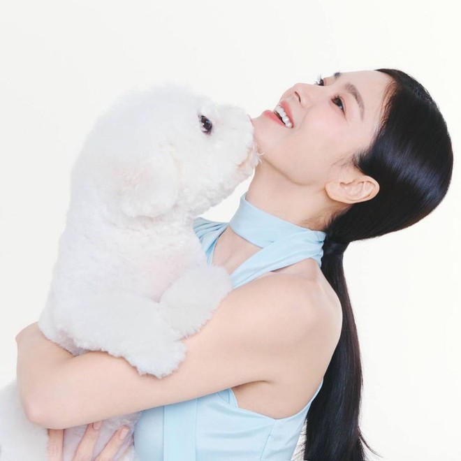 Song Hye Kyo bất ngờ đưa con ruột đi chụp hình quảng cáo, nhìn là thấy cực cưng chiều - Ảnh 3.