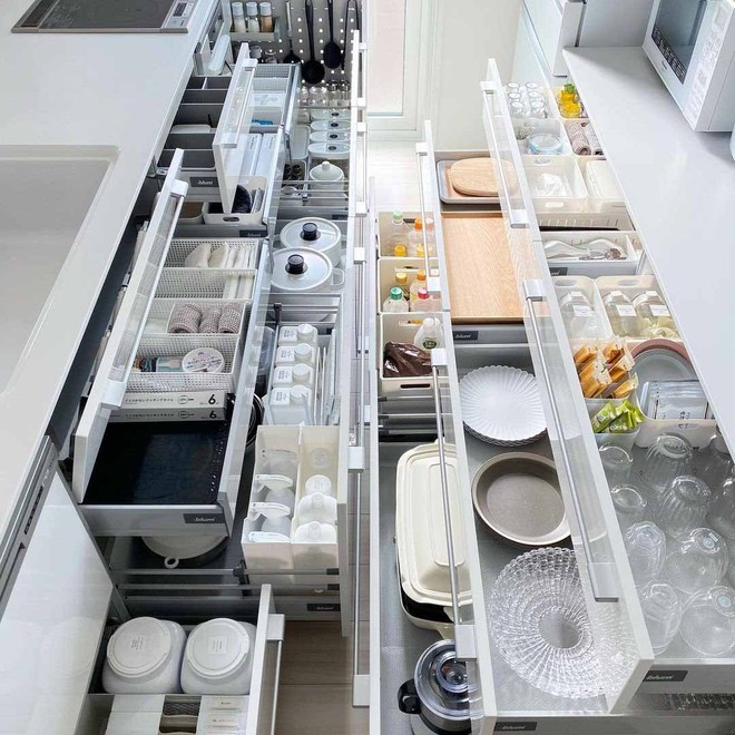 Căn bếp của 3 bà nội trợ Nhật Bản cực kỳ gọn gàng và có khả năng lưu trữ tuyệt vời - Ảnh 9.