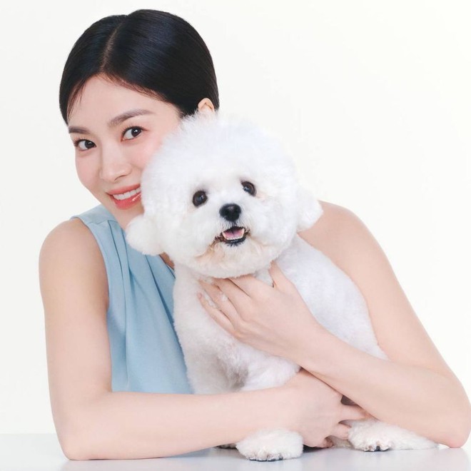 Song Hye Kyo bất ngờ đưa con ruột đi chụp hình quảng cáo, nhìn là thấy cực cưng chiều - Ảnh 2.