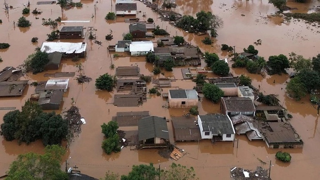 Ngập lụt nghiêm trọng khiến ít nhất 75 người thiệt mạng ở Nam Brazil - Ảnh 1.