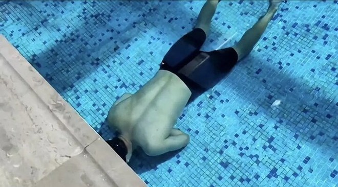 HLV bơi chết đuối khi tập nín thở, người quay video tưởng vẫn ổn nên không cứu - Ảnh 1.