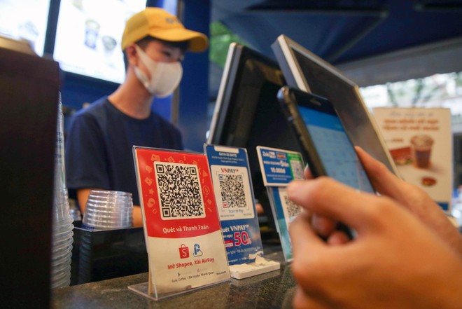 M&atilde; QR dẫn đầu xu hướng thanh to&aacute;n kh&ocirc;ng d&ugrave;ng tiền mặt - Ảnh 2.