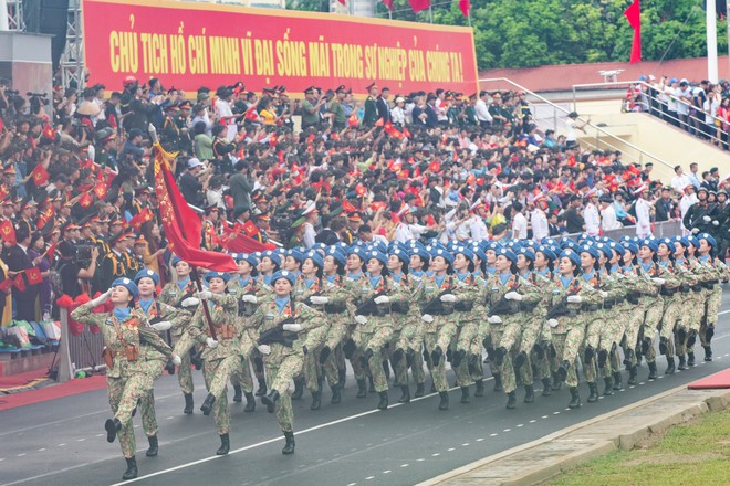 Những hình ảnh hào hùng trong Lễ diễu binh kỷ niệm 70 năm Chiến thắng Điện Biên Phủ - Ảnh 18.