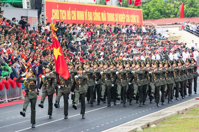 Những hình ảnh hào hùng trong Lễ diễu binh kỷ niệm 70 năm Chiến thắng Điện Biên Phủ - Ảnh 16.