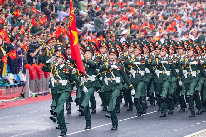 Những hình ảnh hào hùng trong Lễ diễu binh kỷ niệm 70 năm Chiến thắng Điện Biên Phủ - Ảnh 9.