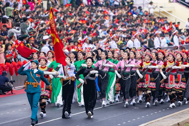 Những hình ảnh hào hùng trong Lễ diễu binh kỷ niệm 70 năm Chiến thắng Điện Biên Phủ - Ảnh 15.