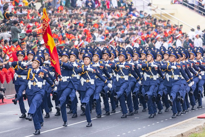 Những hình ảnh hào hùng trong Lễ diễu binh kỷ niệm 70 năm Chiến thắng Điện Biên Phủ - Ảnh 14.