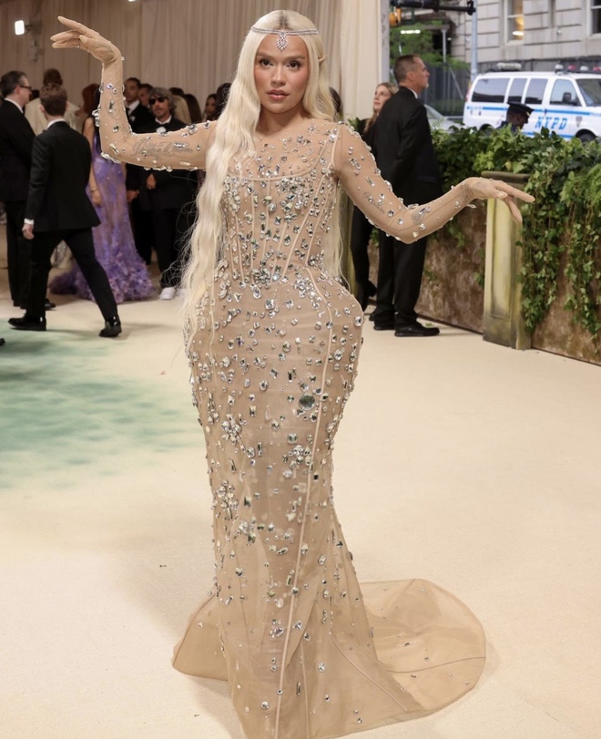 Siêu thảm đỏ Met Gala 2024: Zendaya - Elle Fanning quá ấn tượng, Jennie khoe body “cháy” quá rồi! - Ảnh 27.