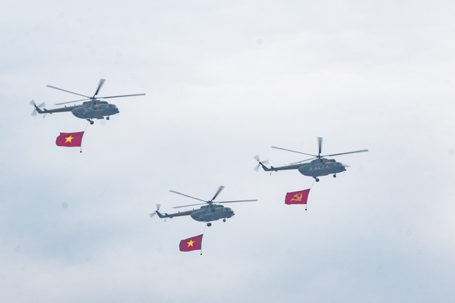 Những hình ảnh hào hùng trong Lễ diễu binh kỷ niệm 70 năm Chiến thắng Điện Biên Phủ - Ảnh 2.