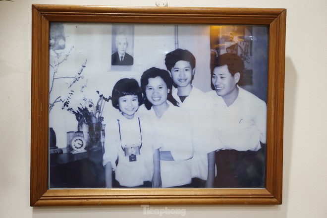 Cô văn công Điện Biên trở lại chiến trường xưa, kể chuyện may cờ trên đường hành quân - Ảnh 8. Cô văn công Điện Biên trở lại chiến trường xưa, kể chuyện may cờ trên đường hành quân - Ảnh 8.
