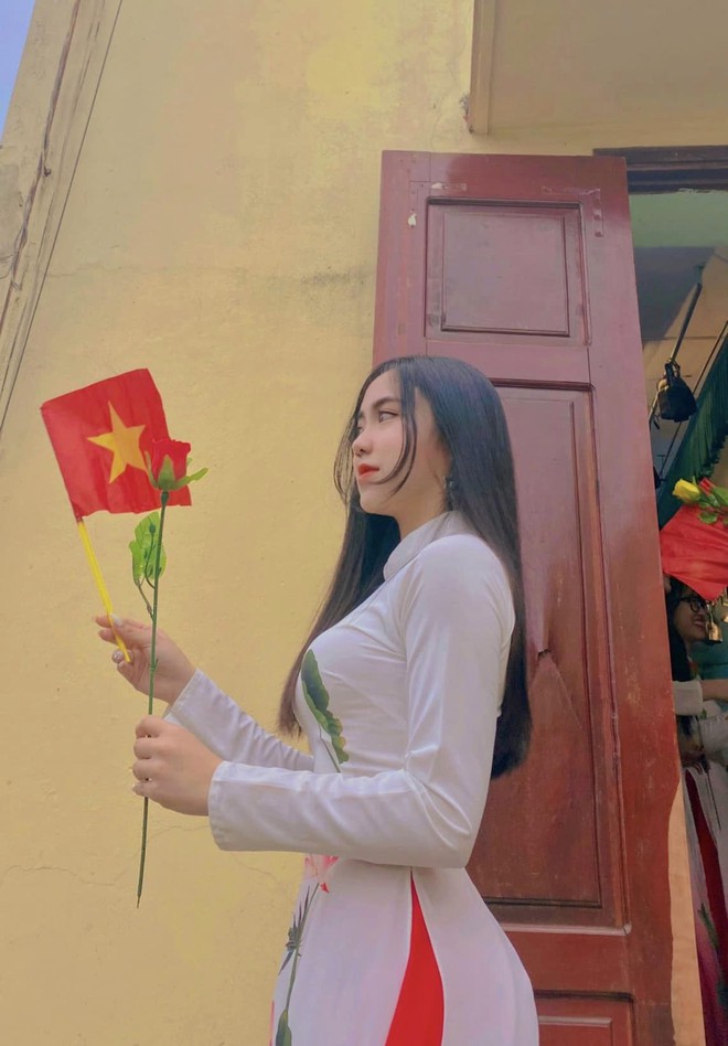 Hot girl Lào vượt 500km đến Điện Biên, chụp ảnh cùng bộ đội Việt: Quá mê các anh lính diễu hành - Ảnh 16.