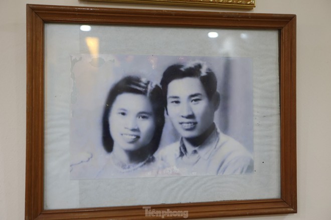 Cô văn công Điện Biên trở lại chiến trường xưa, kể chuyện may cờ trên đường hành quân - Ảnh 7. Cô văn công Điện Biên trở lại chiến trường xưa, kể chuyện may cờ trên đường hành quân - Ảnh 7.