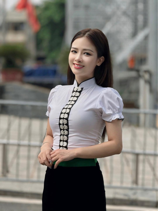 Nữ ca sĩ Vpop diện trang phục dân tộc Thái, chơi nhạc cụ đầy tự hào ở buổi diễu hành kỷ niệm 70 năm Chiến thắng Điện Biên Phủ - Ảnh 5.