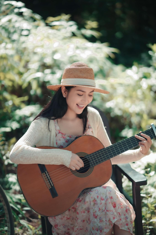 Cuộc đời thăng trầm của nữ ca sĩ Việt bị đồn được nhạc sĩ Nguyễn Văn Chung tặng nhà, 34 tuổi vẫn độc thân - Ảnh 2.