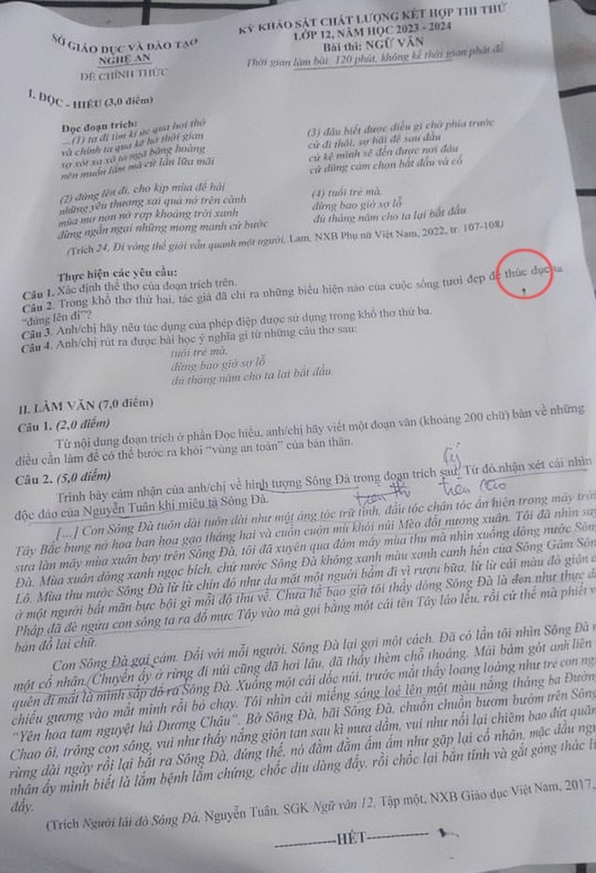 Xôn xao đề thi thử Ngữ văn lớp 12 ở Nghệ An viết sai chính tả một từ đơn giản - Ảnh 1.