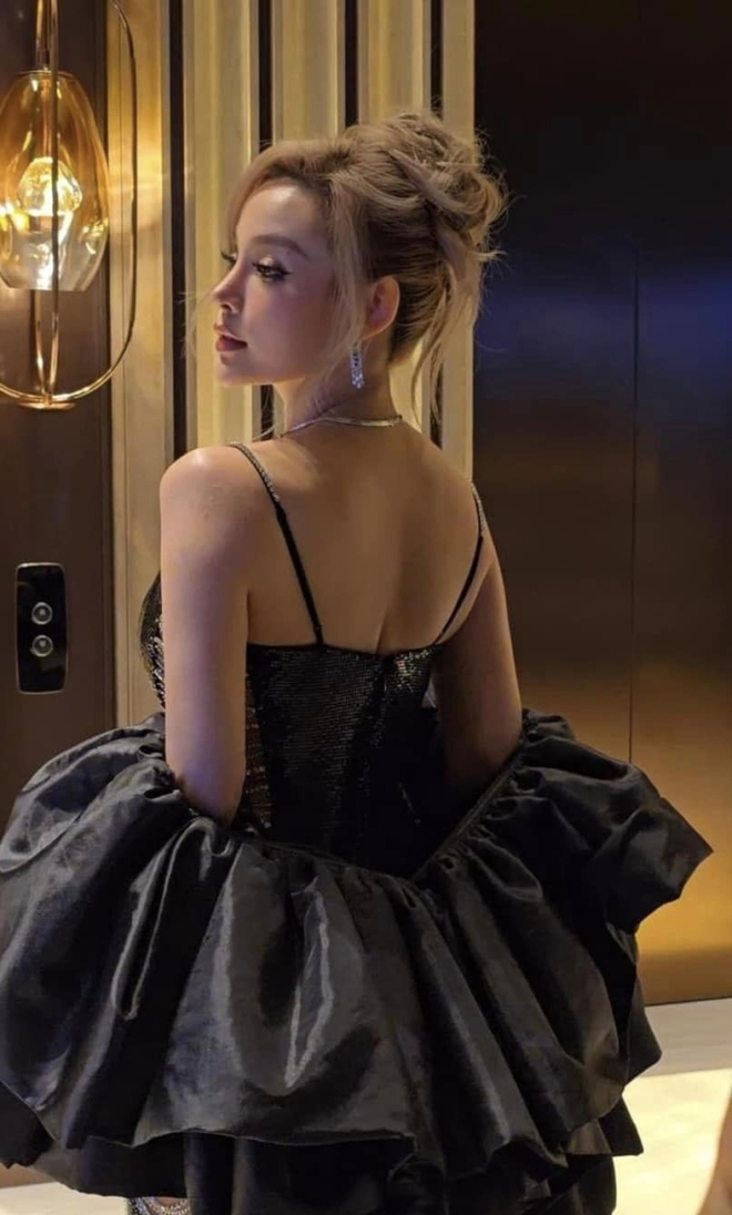 Bắt cận nhan sắc thật của Huyền Baby qua cam thường, c&oacute; lấn &aacute;t Ch&acirc;u B&ugrave;i khi đứng chung? - Ảnh 4.