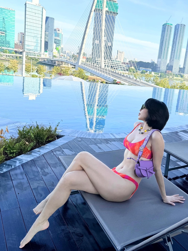 Tóc Tiên khoe ảnh bikini nóng hừng hực giữa nghi vấn mang thai, netizen thắc mắc: Hình cũ phải không? - Ảnh 3.