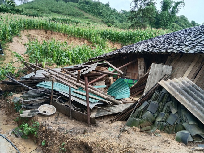 Cao Bằng: Mực nước sông Gâm dâng cao, trung tâm huyện Bảo Lâm ngập sâu trong lũ - Ảnh 9.