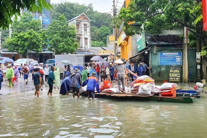 Cao Bằng: Mực nước sông Gâm dâng cao, trung tâm huyện Bảo Lâm ngập sâu trong lũ - Ảnh 2.