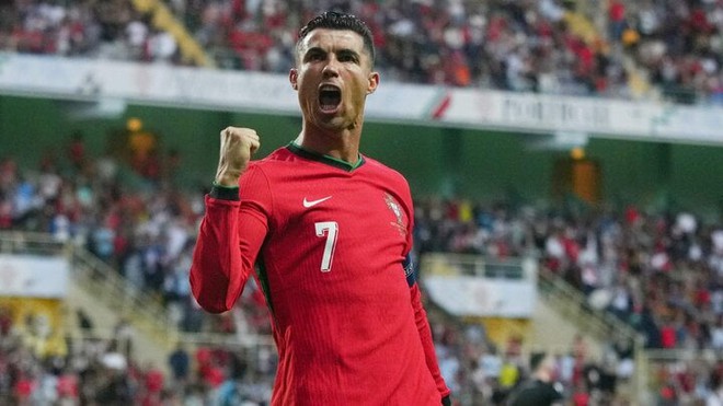 Ronaldo hứa không chống đối HLV Bồ Đào Nha - Ảnh 1.