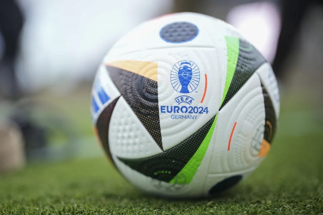 EURO 2024 áp dụng công nghệ cực kỳ hiện đại: Quả bóng phát hiện việt vị, VAR minh bạch hơn! - Ảnh 1.